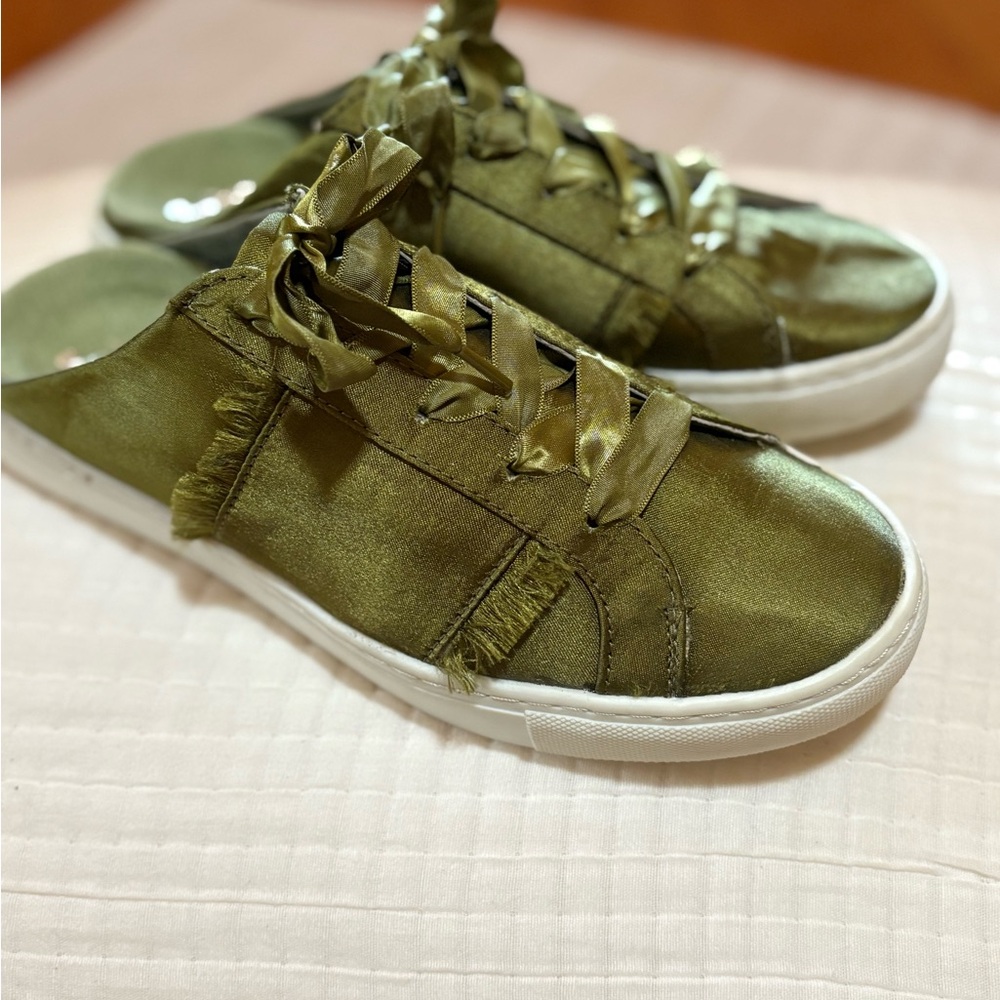 NWOT Free People Naples Satin Sneakers. Size 38 (US 7.5)